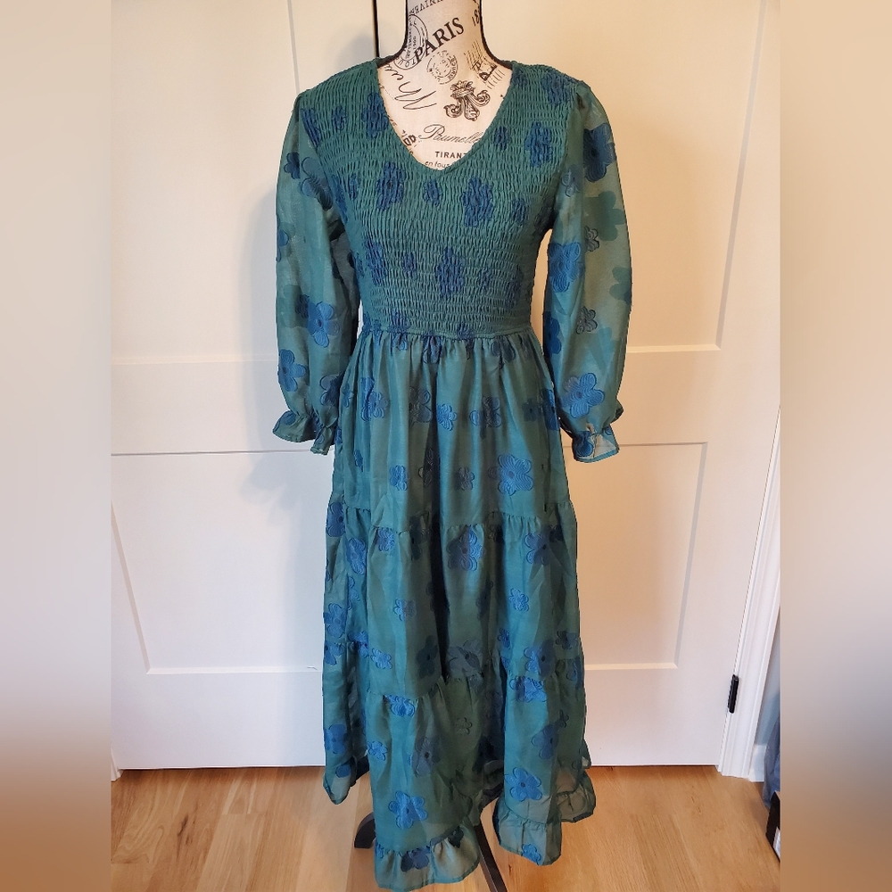 Gorgeous Smocked Midi Floral Dress-NWT